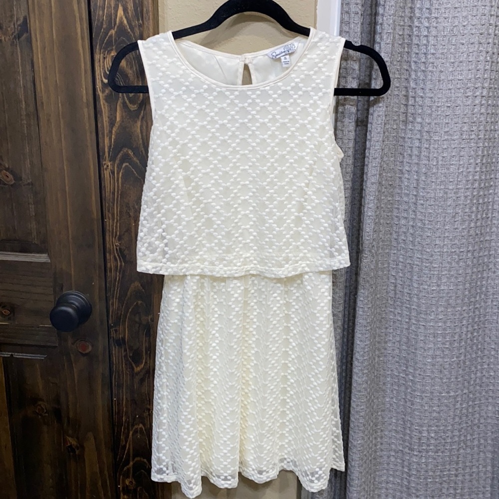 Size small white and laced dress! Gently worn!